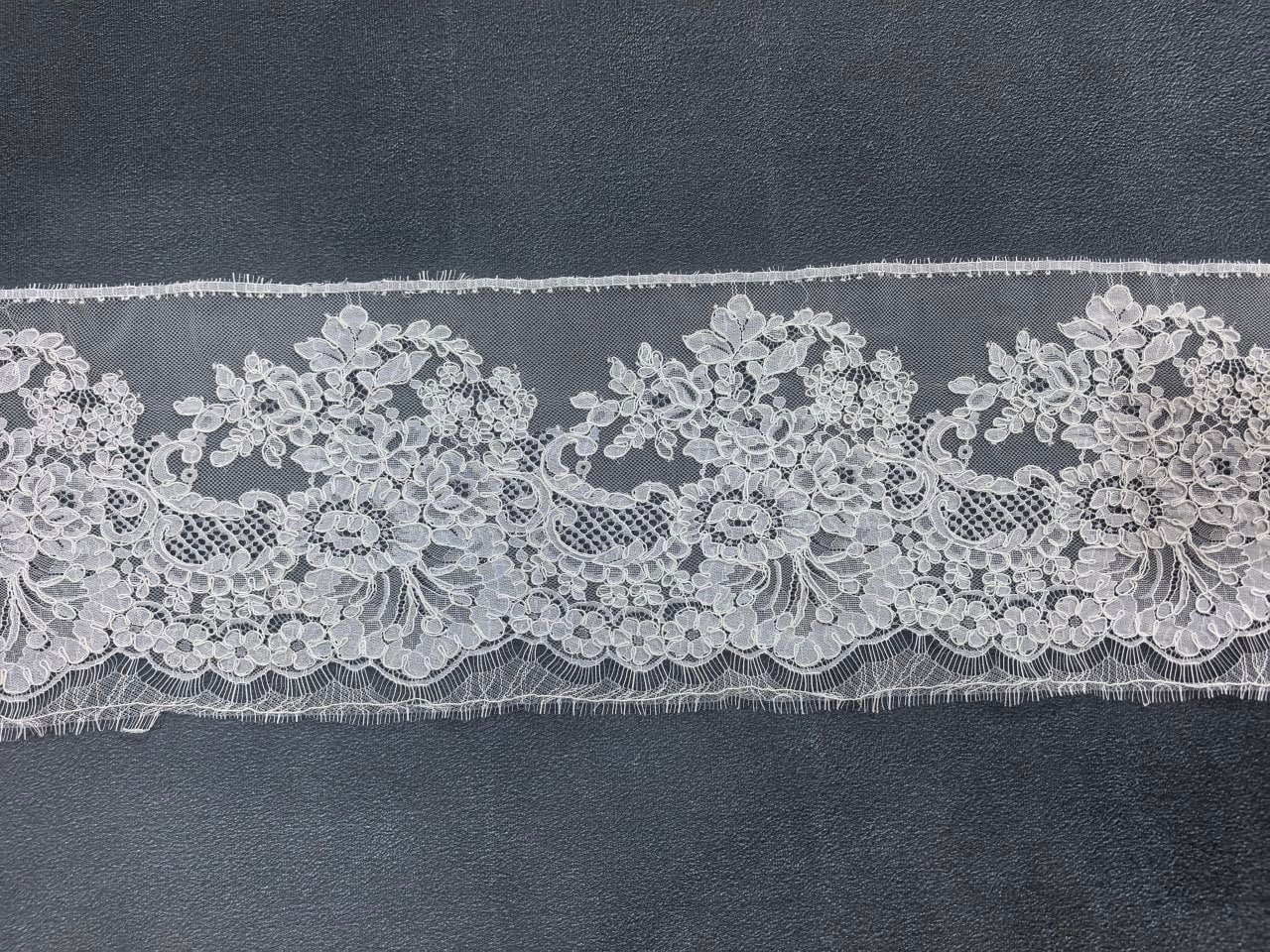 Alençon Floral Lace Pattern Full View